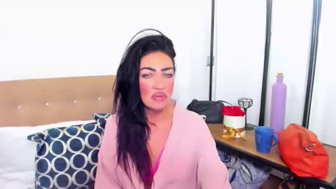 CamileEyes online show from 12.18.24