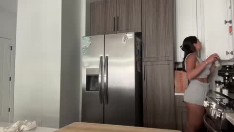 Snapshot of camiliakxoxo chatting on 02.21.25 camiliakxoxo online show from 02.21.25