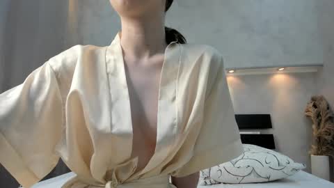 Camilla online show from 11.06.25