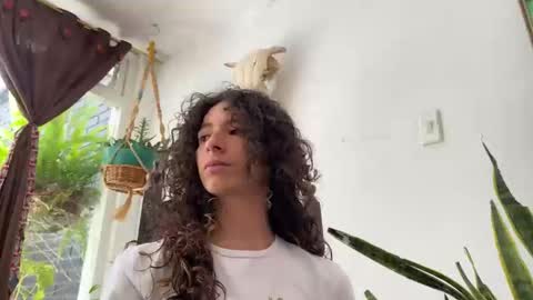 Snapshot of camille_delrey chatting on 10.26.25 Camille online show from 10.26.25