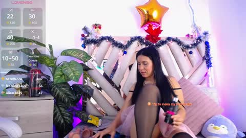 Snapshot of camille_halls chatting on 12.29.24 Camille online show from 12.29.24
