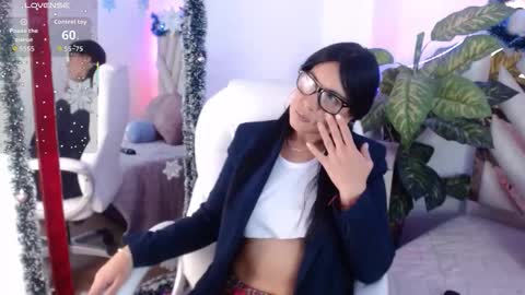 Snapshot of camille_halls chatting on 12.02.25 Camille online show from 12.02.25