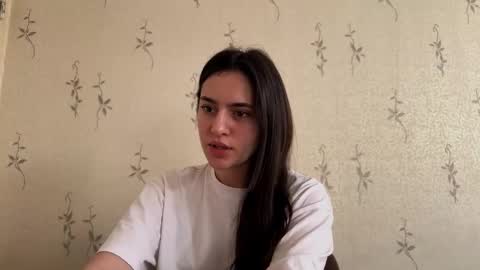 Snapshot of camilleswalley chatting on 12.15.25 Isa online show from 12.15.25