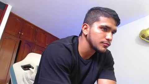 Snapshot of camilo_contre21 chatting on 06.21.26 camilo_contre21 online show from 06.21.26