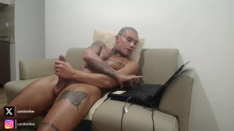 Snapshot of camiloinlive chatting on 10.06.25 camiloinlive online show from 10.06.25