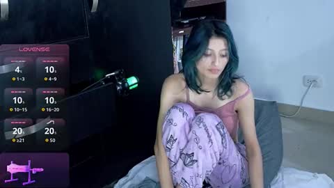 Snapshot of camilonrilli chatting on 11.18.25 Cami online show from 11.18.25