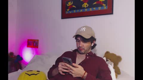 Snapshot of camilosaennz chatting on 01.05.25 camilo online show from 01.05.25
