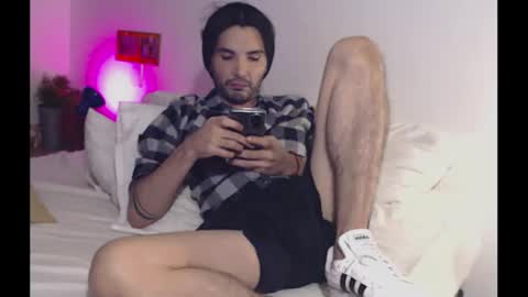 Snapshot of camilosaennz chatting on 01.06.25 camilo online show from 01.06.25