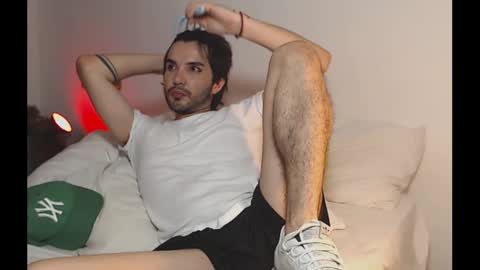 Snapshot of camilosaennz chatting on 01.07.25 camilo online show from 01.07.25