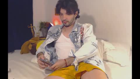 Snapshot of camilosaennz chatting on 01.08.25 camilo online show from 01.08.25