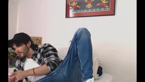 Snapshot of camilosaennz chatting on 01.10.25 camilo online show from 01.10.25