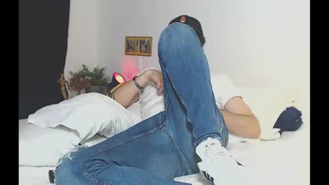 Snapshot of camilosaennz chatting on 01.11.25 camilo online show from 01.11.25