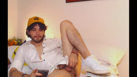 Snapshot of camilosaennz chatting on 01.12.25 camilo online show from 01.12.25