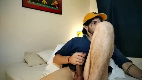 Snapshot of camilosaennz chatting on 01.18.25 camilo online show from 01.18.25