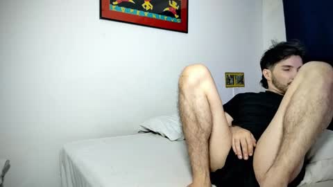 Snapshot of camilosaennz chatting on 01.22.25 camilo online show from 01.22.25