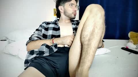 Snapshot of camilosaennz chatting on 01.23.25 camilo online show from 01.23.25