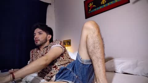 Snapshot of camilosaennz chatting on 01.26.25 camilo online show from 01.26.25