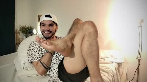 Snapshot of camilosaennz chatting on 01.28.25 camilo online show from 01.28.25