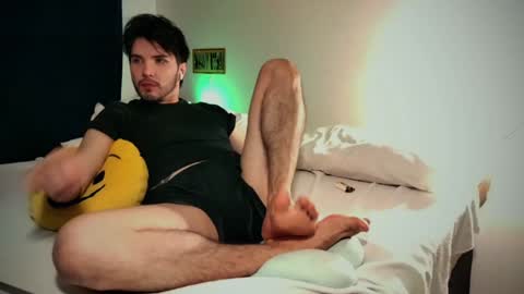 Snapshot of camilosaennz chatting on 02.05.25 camilo online show from 02.05.25