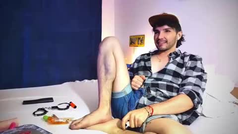 Snapshot of camilosaennz chatting on 02.11.25 camilo online show from 02.11.25