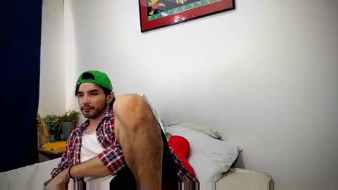 Snapshot of camilosaennz chatting on 03.10.25 camilo online show from 03.10.25