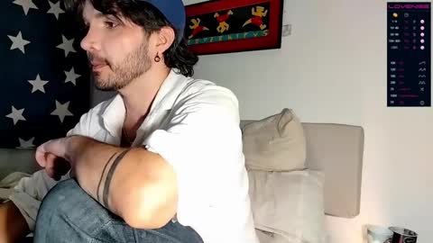 Snapshot of camilosaennz chatting on 09.18.25 camilo online show from 09.18.25