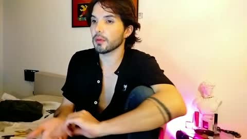 Snapshot of camilosaennz chatting on 10.08.25 camilo online show from 10.08.25