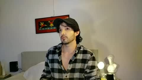 Snapshot of camilosaennz chatting on 10.14.25 camilo online show from 10.14.25