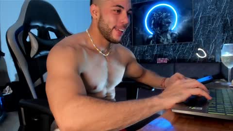 Snapshot of camilowatson chatting on 12.10.24 Camilo Watson online show from 12.10.24