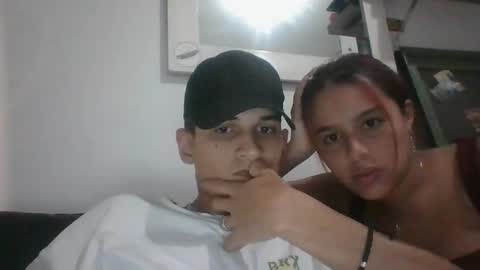 Snapshot of camluxe chatting on 11.06.25 Noah y Lia online show from 11.06.25