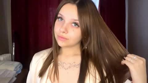 Vicky online show from 10.04.25