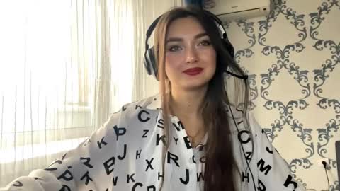 Snapshot of cancychill chatting on 11.06.25 Kate online show from 11.06.25