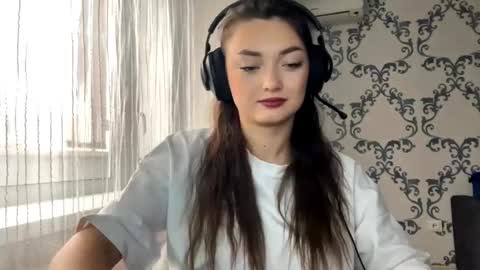 Snapshot of cancychill chatting on 11.11.25 Kate online show from 11.11.25