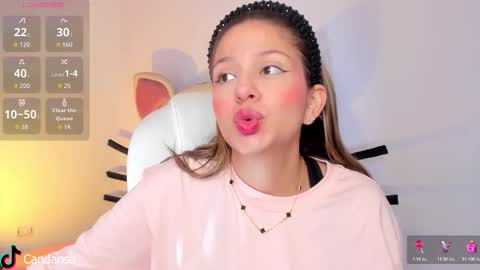 Snapshot of candase_ chatting on 12.05.25 Candase online show from 12.05.25