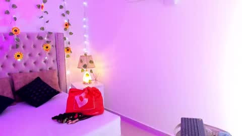 Candie  online show from 09.09.25