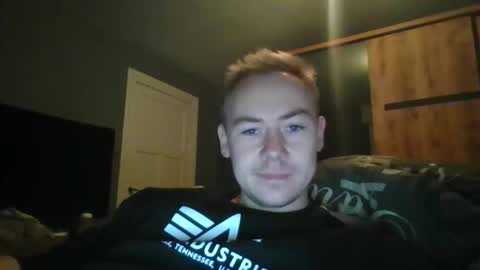 Snapshot of candy_boy_xoxo chatting on 11.30.25 candy_boy_xoxo online show from 11.30.25