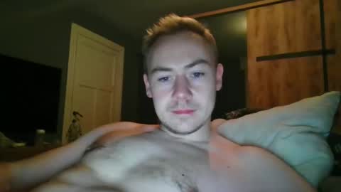 Snapshot of candy_boy_xoxo chatting on 12.03.25 candy_boy_xoxo online show from 12.03.25