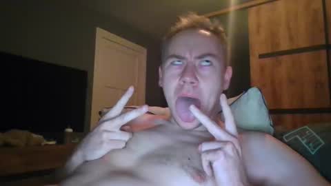 Snapshot of candy_boy_xoxo chatting on 12.21.25 candy_boy_xoxo online show from 12.21.25