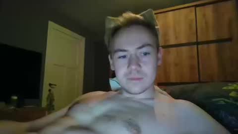 Snapshot of candy_boy_xoxo chatting on 03.11.26 candy_boy_xoxo online show from 03.11.26