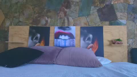 Snapshot of candy_feett chatting on 11.06.25 Jolie online show from 11.06.25