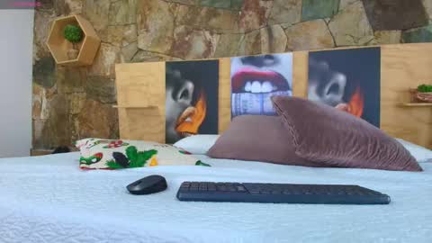 Snapshot of candy_feett chatting on 11.10.25 Jolie online show from 11.10.25