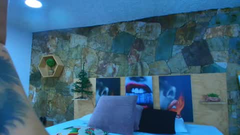 Snapshot of candy_feett chatting on 11.18.25 Jolie online show from 11.18.25