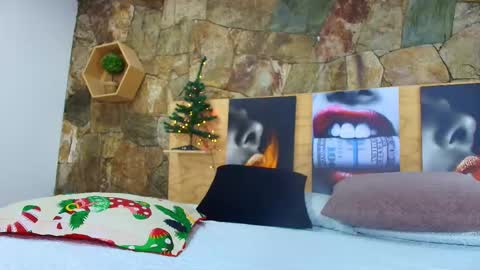 Snapshot of candy_feett chatting on 12.16.25 Jolie online show from 12.16.25