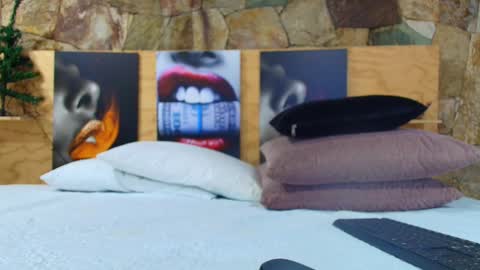 Snapshot of candy_feett chatting on 12.17.25 Jolie online show from 12.17.25