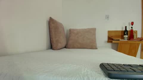 Snapshot of candy_feett chatting on 01.08.26 Jolie online show from 01.08.26