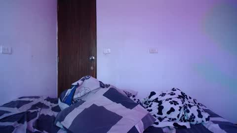 Snapshot of candy_grey28 chatting on 10.18.25 Candy  Grey online show from 10.18.25