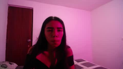 Snapshot of candy_grey28 chatting on 10.20.25 Candy  Grey online show from 10.20.25