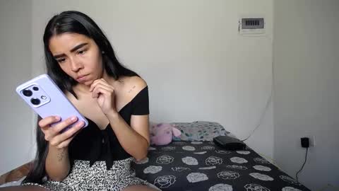 Snapshot of candy_grey28 chatting on 11.25.25 Candy Grey online show from 11.25.25