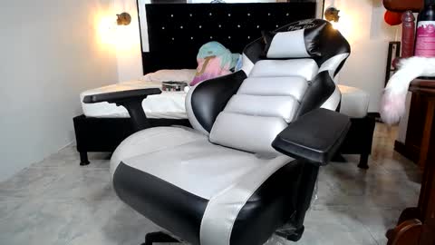 candy online show from 02.13.25