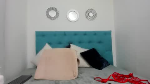 Snapshot of candy_liss18 chatting on 10.26.25 liss sophia online show from 10.26.25